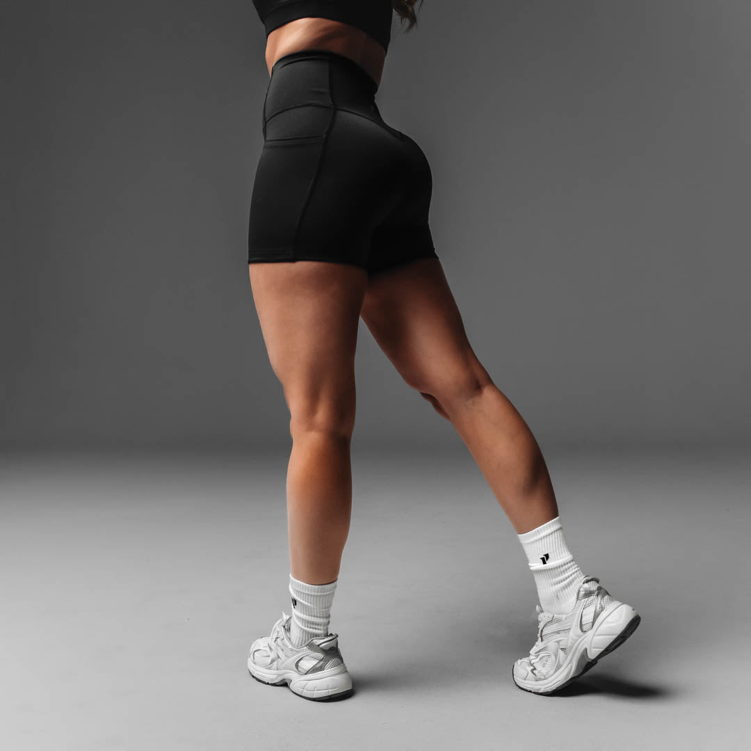 1stphorm_apparel_women_shorts_adaptshort_4__black_0001_646279cd-30a1-436e-ac84-b52ab4cb5744