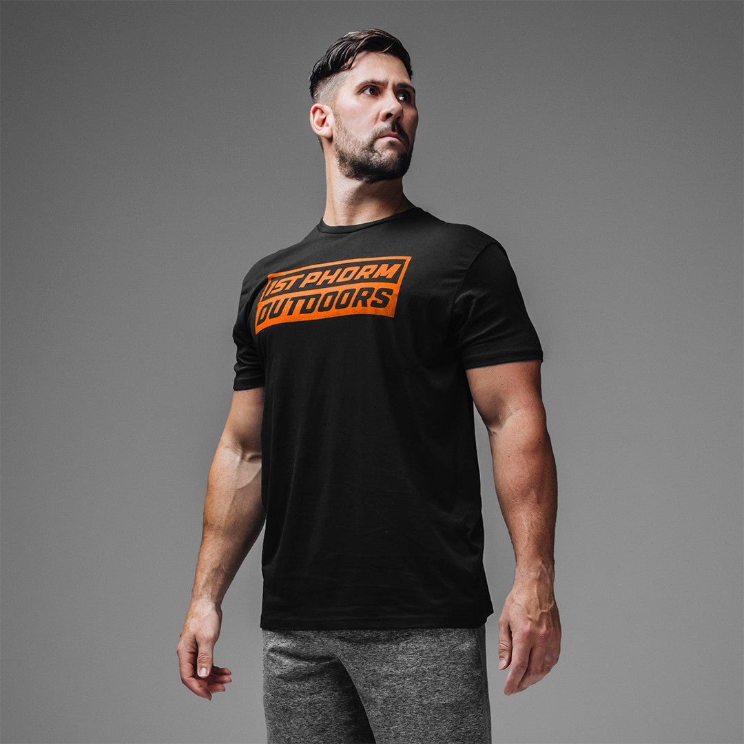 outdoors-stacked-tee-black-orange-001